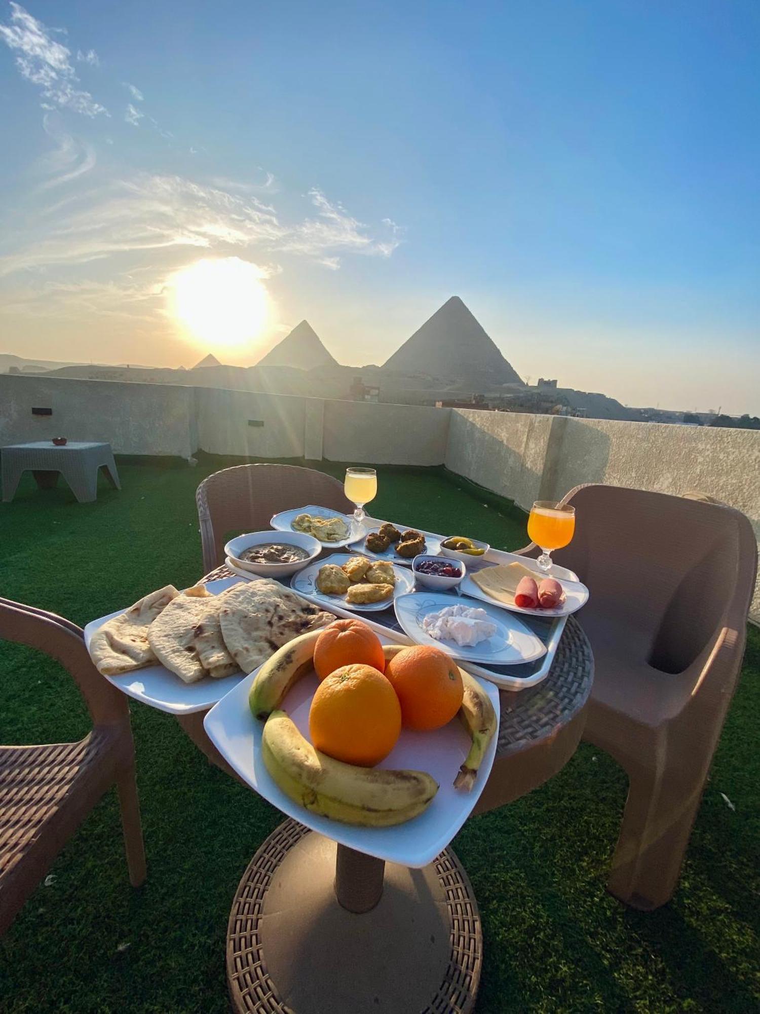 Isis Pyramids View Inn Kafret el-Gabal Exterior foto